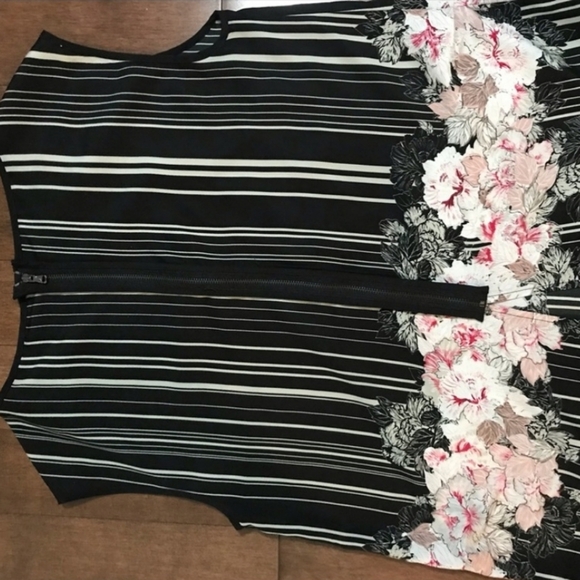 Kenneth Cole, floral top - Picture 2 of 5